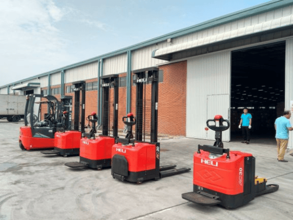 xe nâng điện nhà kho Heli