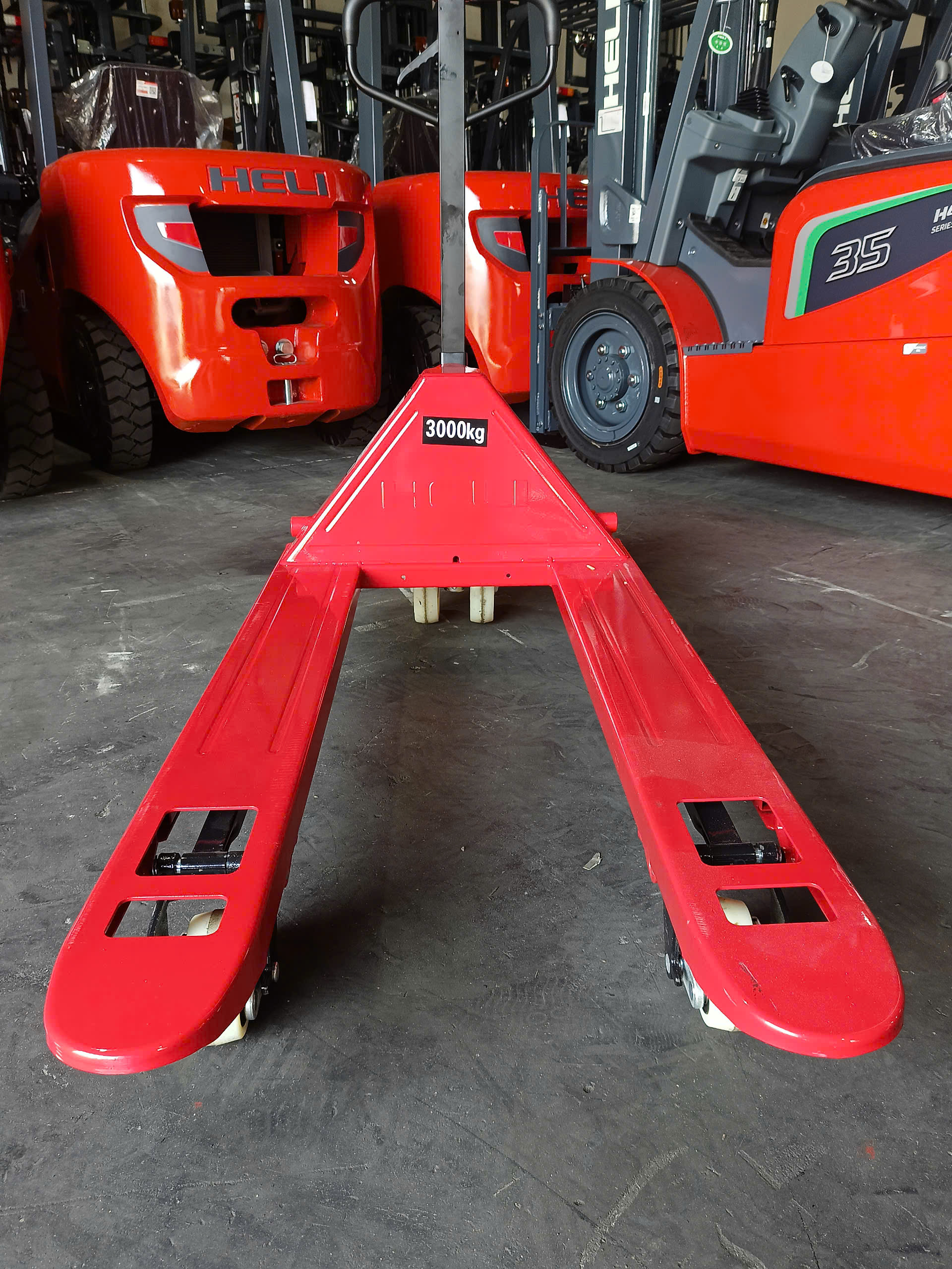 Xe nâng tay thấp càng rộng 685x1220 - Phụ Tùng Heli