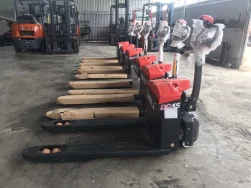 Xe nâng tay điện dắt lái 1.5T