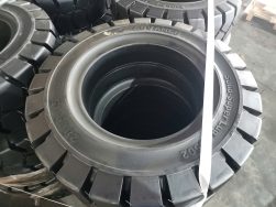 Lốp đặc xe nâng